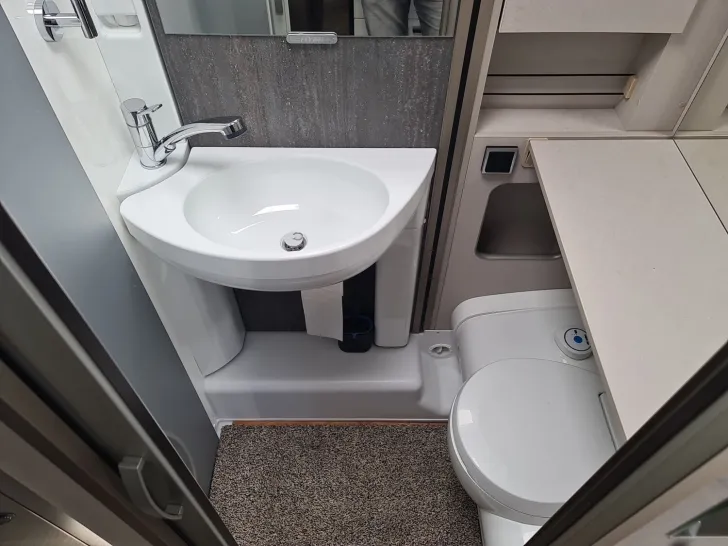 Fahrzeugbild Hymer Exsis-i 474 Automatik,Multimedia,erst 1750KM #15