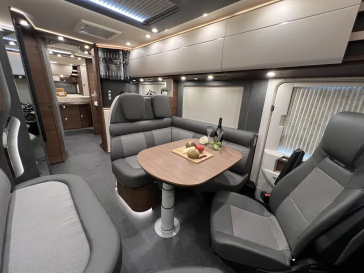 Fahrzeugbild Carthago chic c-line I 6.2 XL QB Mercedes (345) #17