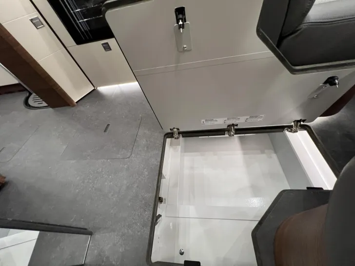 Fahrzeugbild Carthago chic c-line I 6.2 XL QB Mercedes (345) #39