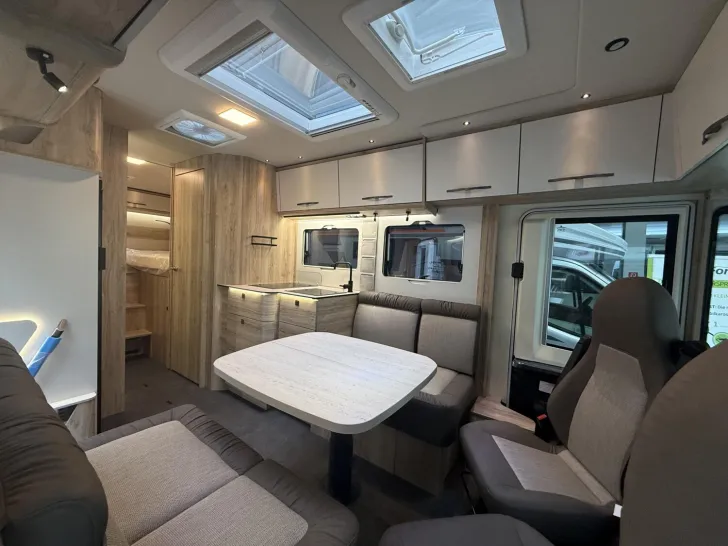 Fahrzeugbild Eura Mobil Integra Line GT IL 726 EF OHNE Hubbett - Sofort #6
