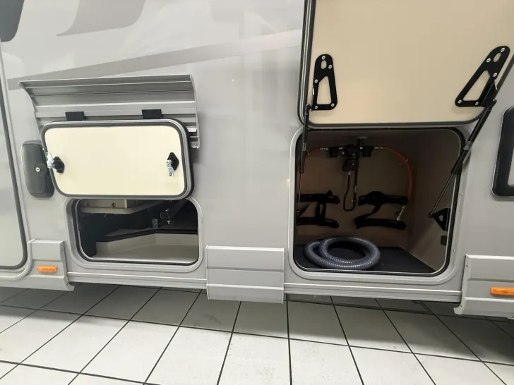 Fahrzeugbild Eura Mobil Integra Line GT IL 726 EF OHNE Hubbett - Sofort #19