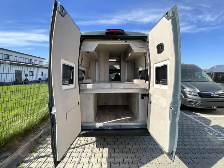 Fahrzeugbild Megamobil Mega Revolution 640 LFP Navi RFK Mark Solar INV MAXXFAN #17