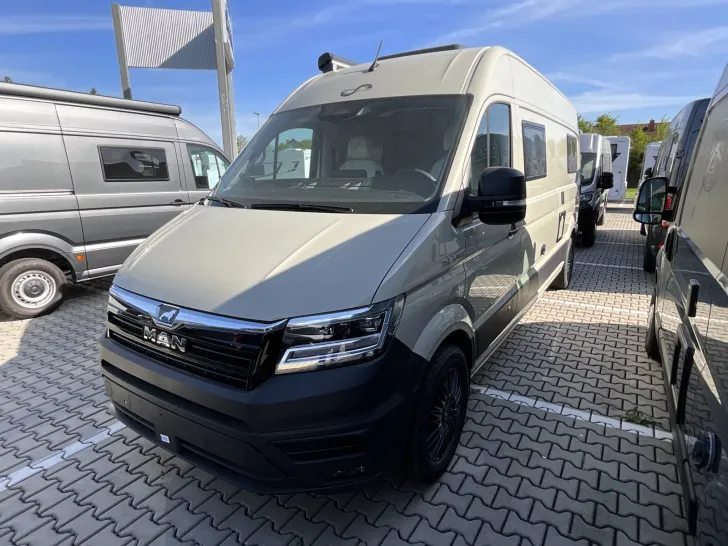 Fahrzeugbild Megamobil Andere Lounge 680S MAN #1