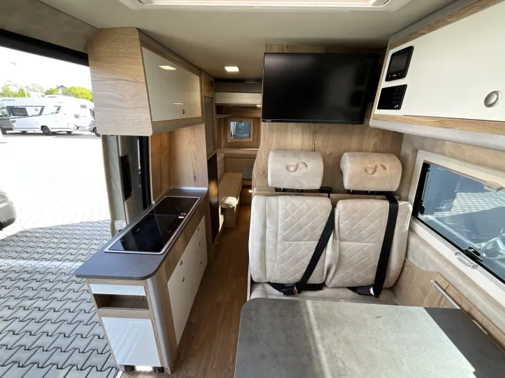 Fahrzeugbild Megamobil Andere Lounge 680S MAN #9