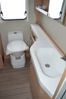 Fahrzeugbild Knaus Südwind 650 PXB 60 YEARS Alde Warmwasserh./Dachklima #23