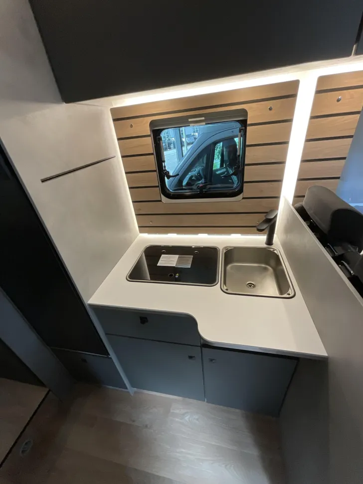 Fahrzeugbild Crosscamp EXPDN T 7.0 E Peugeot #9