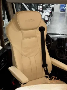 Fahrzeugbild Eura Mobil Integra 890EB NAVI RFK #28