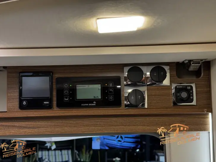 Fahrzeugbild Eura Mobil Integra 890EB NAVI RFK #29