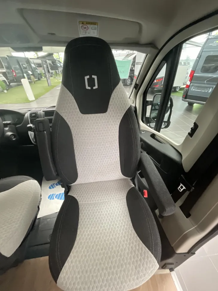 Fahrzeugbild Crosscamp ADVTR 6.0 DF Peugeot #12