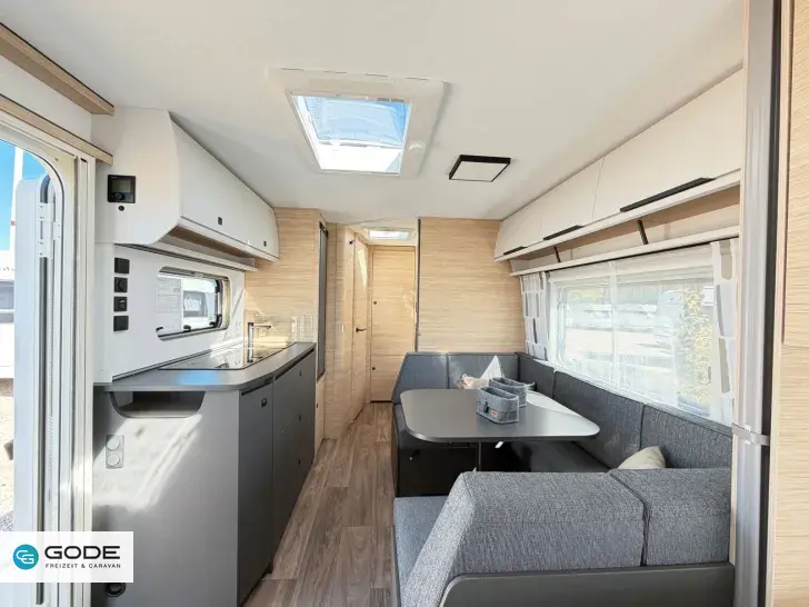 Fahrzeugbild Fendt Apero Activ 560 SKM/2.000 kg/City Wasser/TV-Halt #9