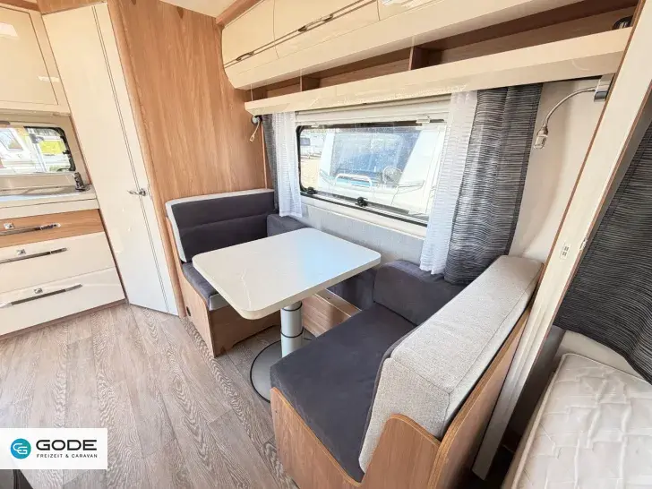 Fahrzeugbild Hobby Excellent 460 SL/Truma Go2/Dachmarkise #19