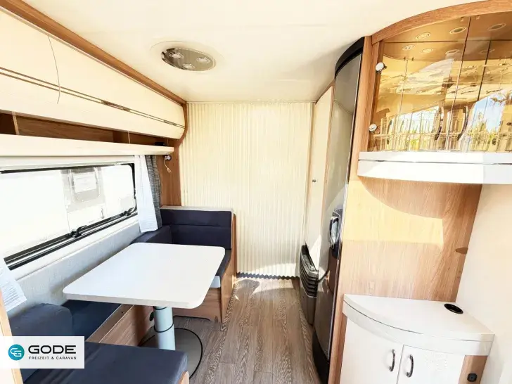 Fahrzeugbild Hobby Excellent 460 SL/Truma Go2/Dachmarkise #20