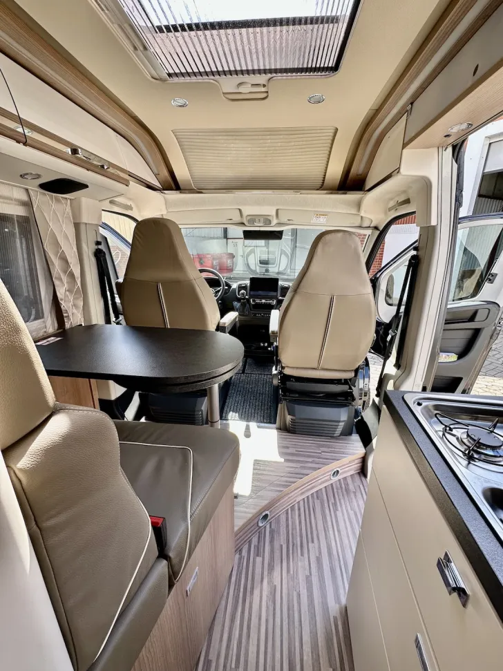 Fahrzeugbild Malibu Van Comfort 640 LE charming GT skyview Neuzustand #9
