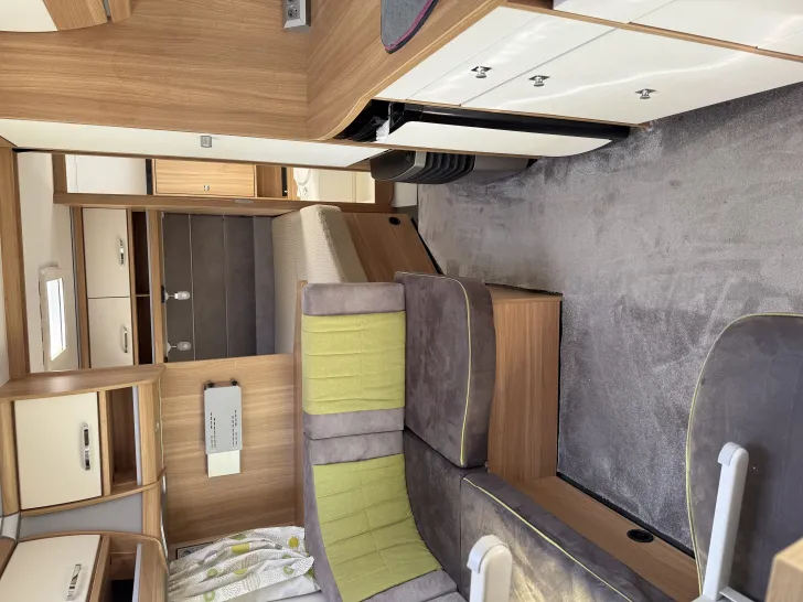 Fahrzeugbild Dethleffs Camper 560 FMK Familiengrundriss #6