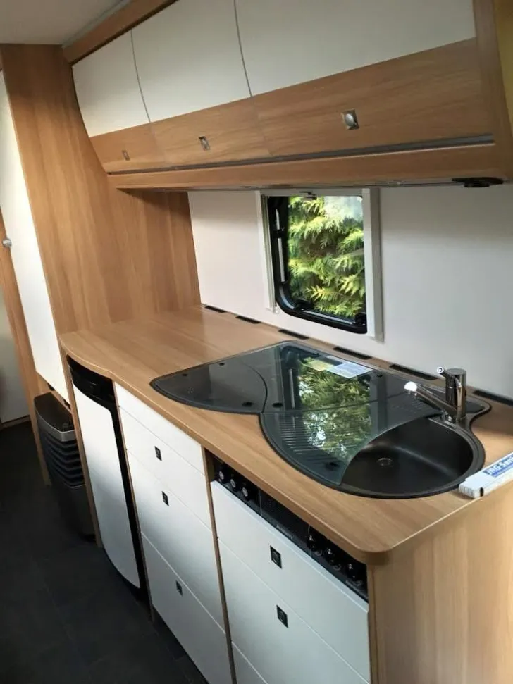 Fahrzeugbild Dethleffs Camper 560 FMK Familiengrundriss #7