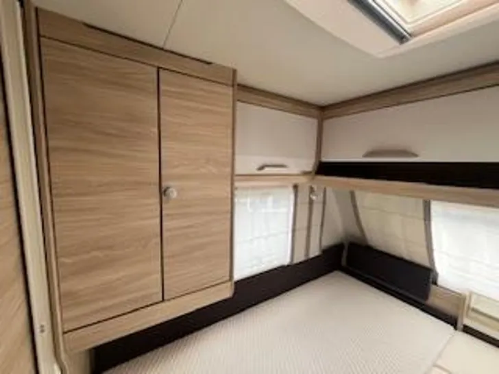 Fahrzeugbild Knaus Südwind 60 YEARS 460 EU Mover-Solar-2xVorzelt-TV #11