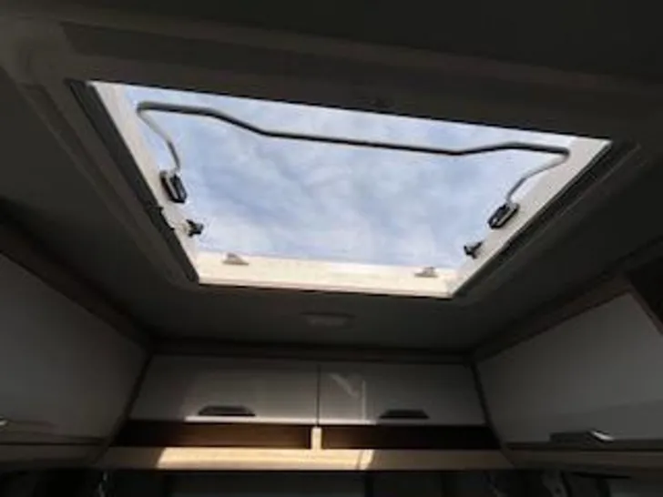 Fahrzeugbild Knaus Südwind 60 YEARS 460 EU Mover-Solar-2xVorzelt-TV #18