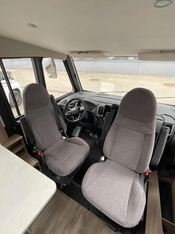 Fahrzeugbild Carado I 338 #19