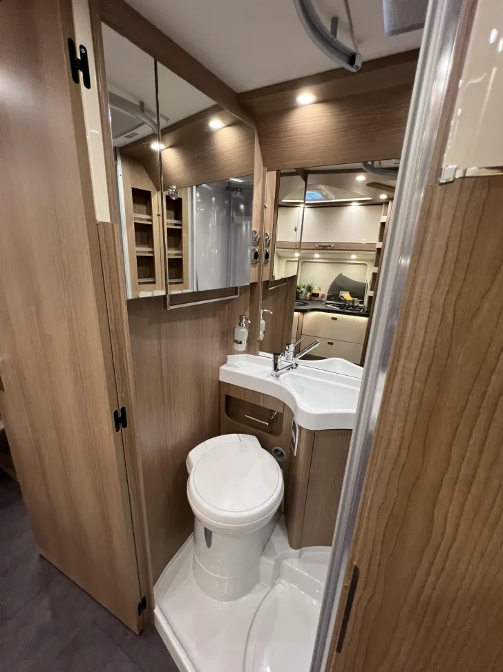 Fahrzeugbild Malibu T 460 LE (523) #33