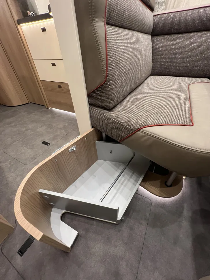Fahrzeugbild Malibu T 460 LE (523) #35