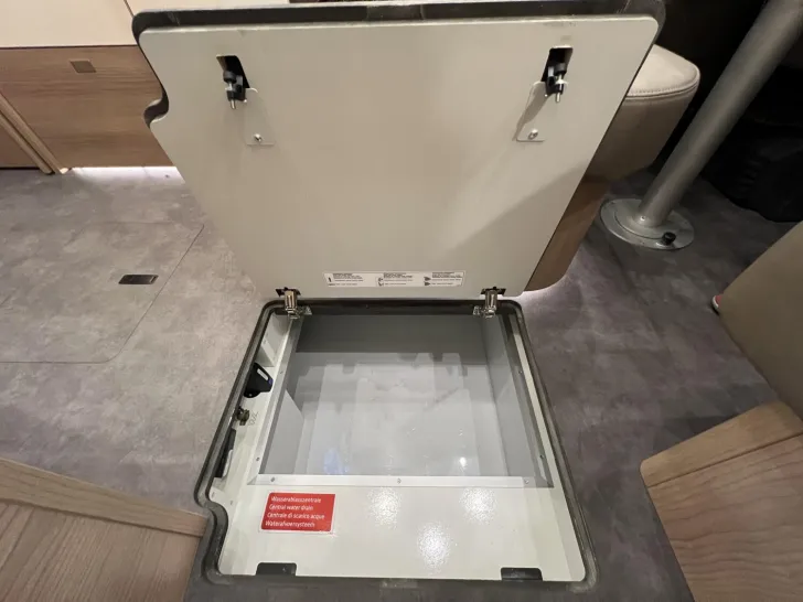 Fahrzeugbild Malibu T 460 LE (523) #36