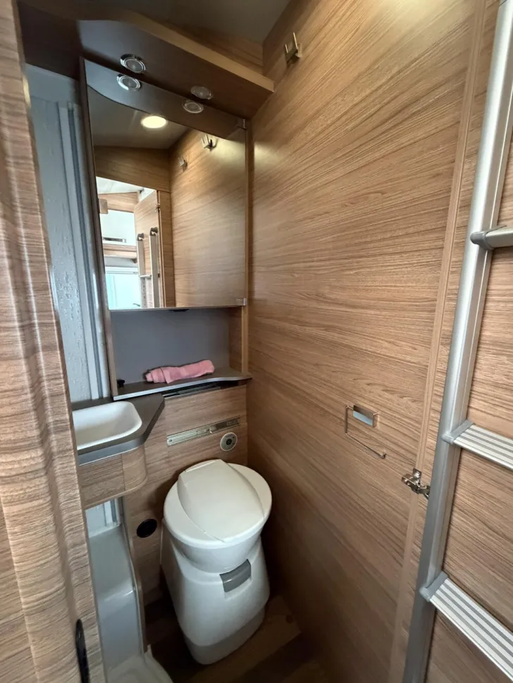 Fahrzeugbild Weinsberg CaraCompact Suite MB EDITION PEPPER 640 MEG #26