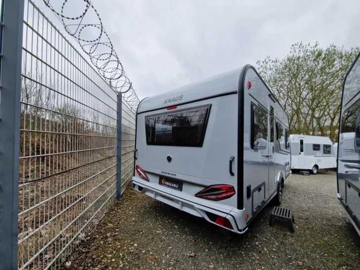 Fahrzeugbild Knaus Südwind 460 EU Black Selection #6