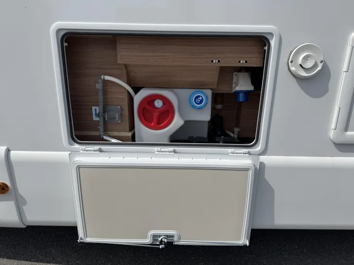 Fahrzeugbild Weinsberg CaraCompact MB EDITION PEPPER 640 MEG #7