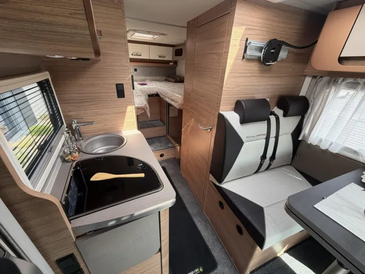 Fahrzeugbild Weinsberg CaraCompact MB EDITION PEPPER 640 MEG #12