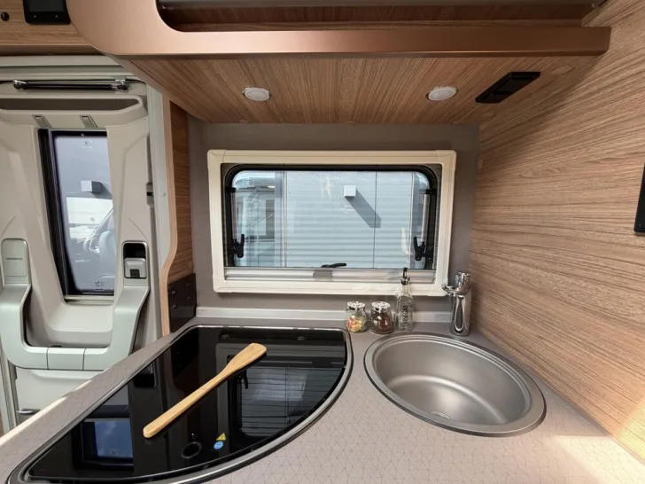 Fahrzeugbild Weinsberg CaraCompact MB EDITION PEPPER 640 MEG #16