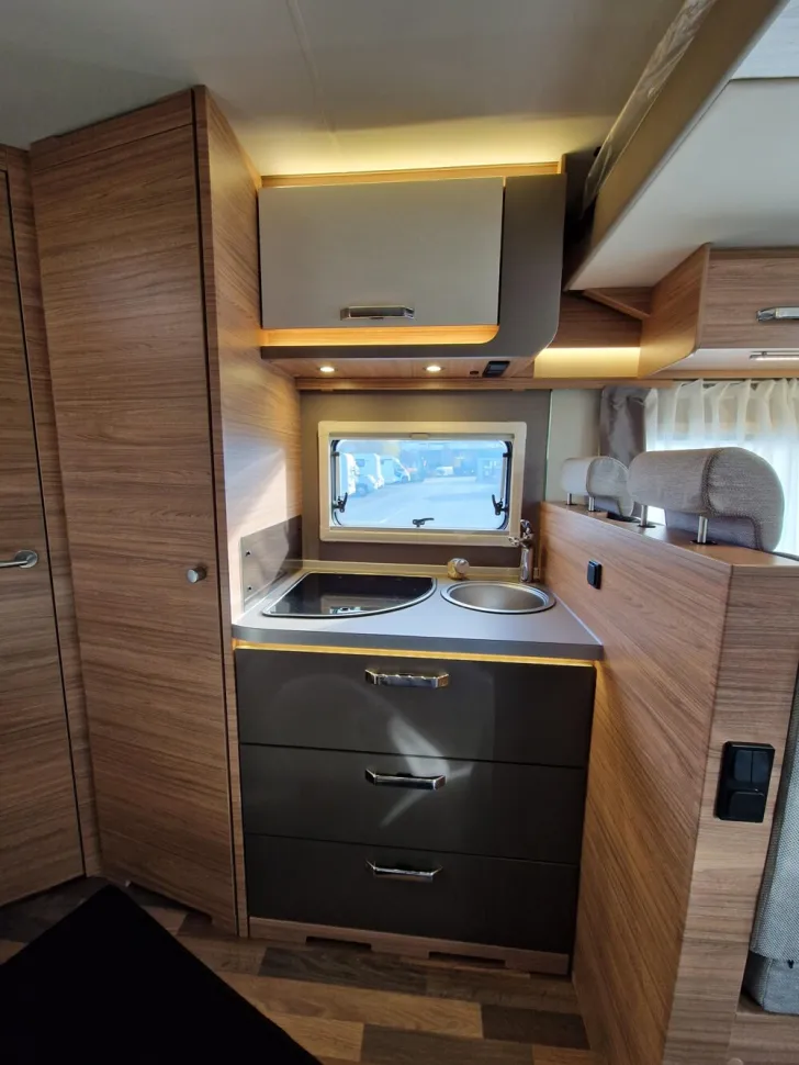 Fahrzeugbild Weinsberg CaraHome 650 MEG #18