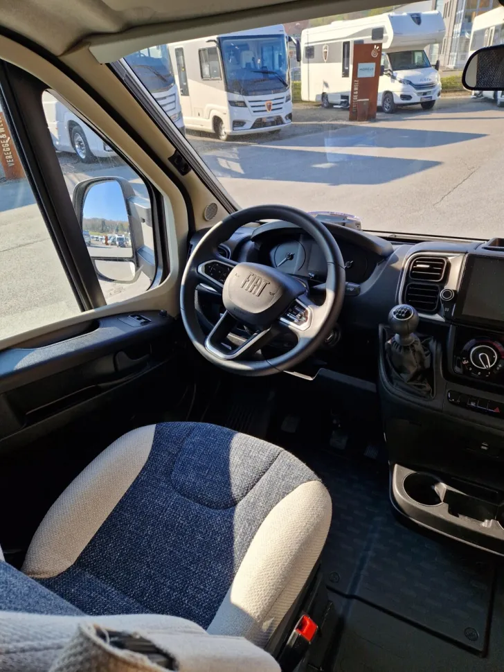 Fahrzeugbild Weinsberg CaraHome 650 DG #11