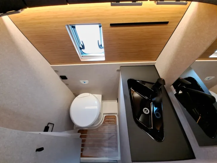 Fahrzeugbild Hymer Redwood 600 Explorer, Markise, Fahrkomfortpaket #12