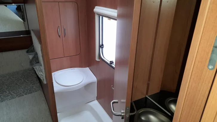 Fahrzeugbild LMC Maestro 552 D Mover, Vorzelt,Doppelbett #8