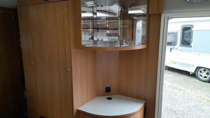 Fahrzeugbild LMC Maestro 552 D Mover, Vorzelt,Doppelbett #9