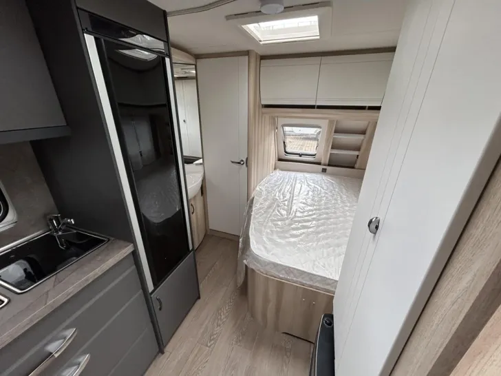 Fahrzeugbild Hobby De Luxe 460 UFe #7