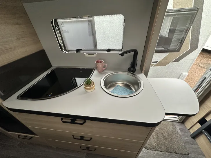 Fahrzeugbild Weinsberg CaraOne 500 FDK Garagentür #15