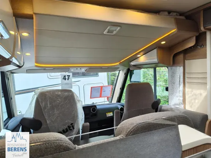 Fahrzeugbild Carthago C2-tourer I 145 RB LE comfort Mercedes #11