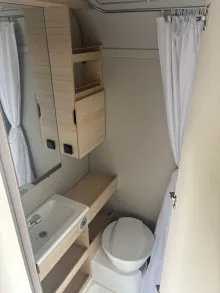 Fahrzeugbild Weinsberg CaraCito 390 QD GFK-Dach, 3 Zusatzfenster, #11