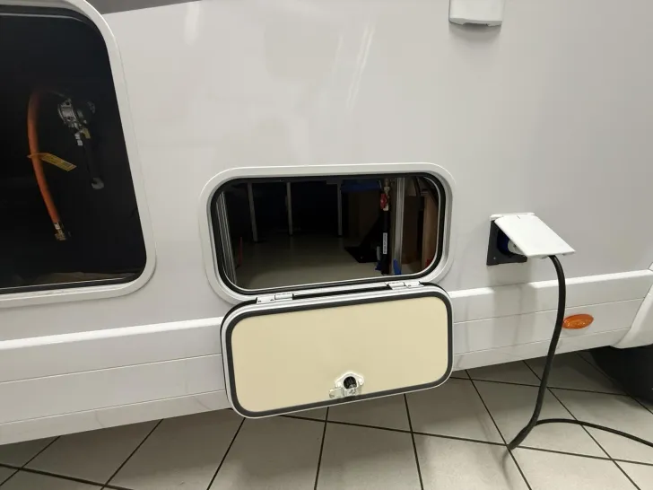 Fahrzeugbild Eura Mobil Activa One AO 690 VB 8 Schlafplätze -Sonderpreis #15