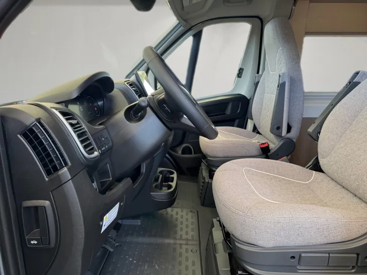 Fahrzeugbild Malibu First Class - Two Rooms 640 LE RB #6