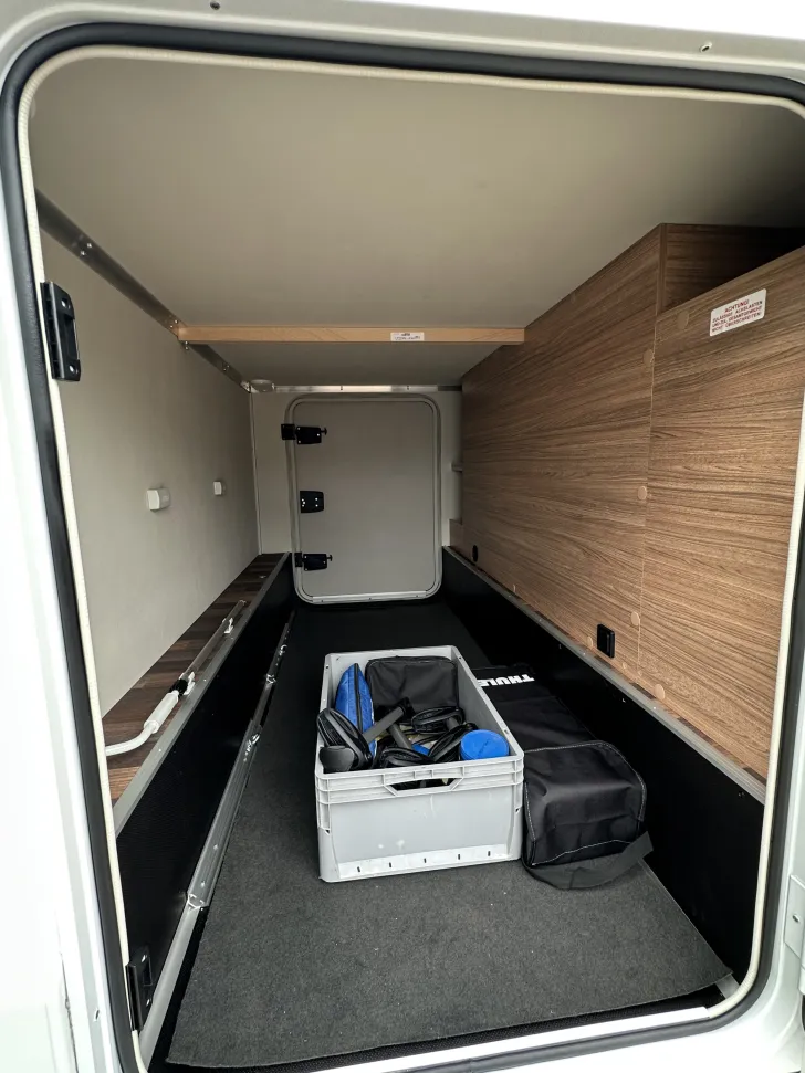 Fahrzeugbild Weinsberg CaraHome 650 DG Mietfahrzeug Verfügbar 11.2026 #17
