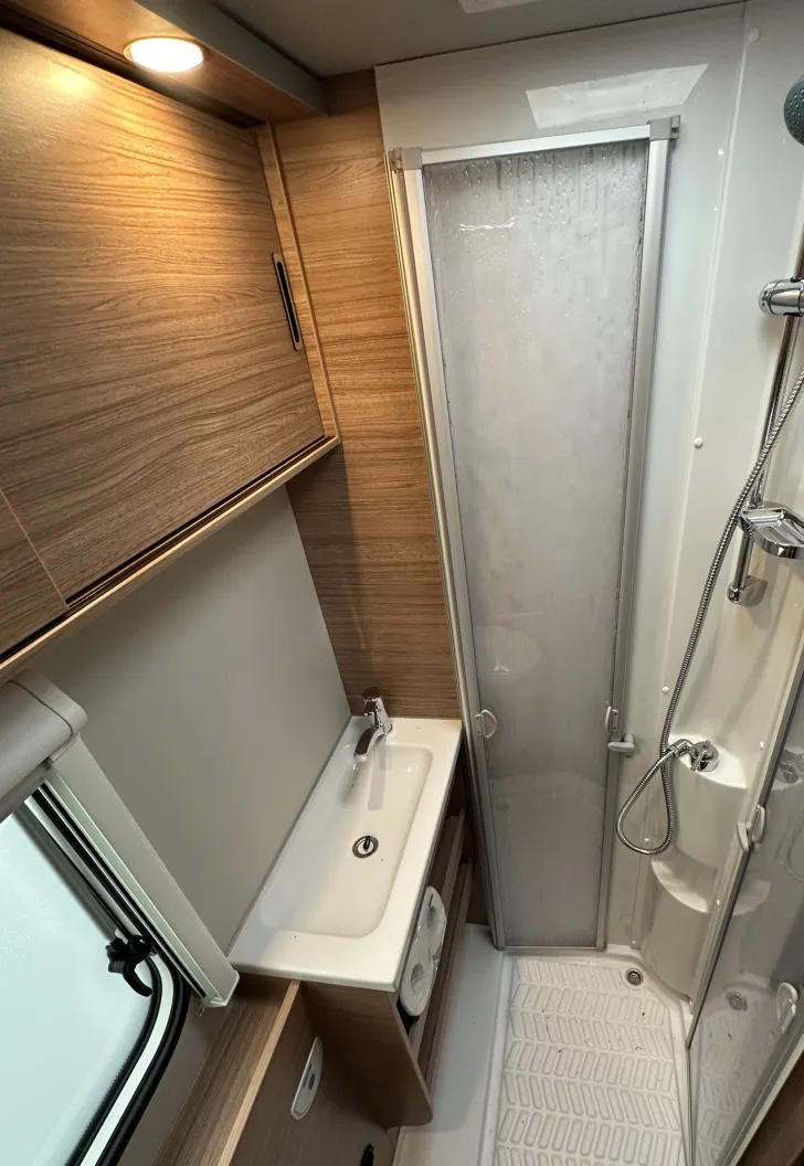 Fahrzeugbild Weinsberg CaraHome 650 DG Mietfahrzeug Verfügbar 11.2026 #22