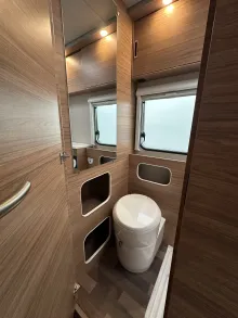 Fahrzeugbild Weinsberg CaraHome 650 DG Mietfahrzeug Verfügbar 11.2026 #23