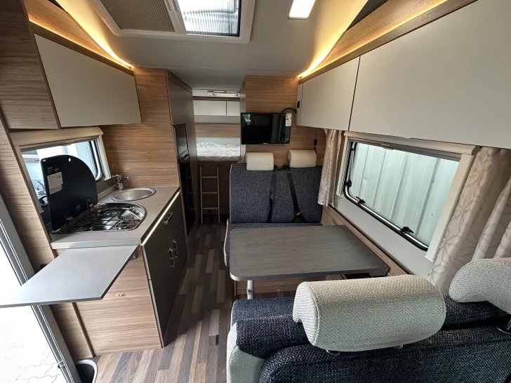 Fahrzeugbild Weinsberg CaraHome 650 DG Mietfahrzeug Verfügbar 11.2026 #7