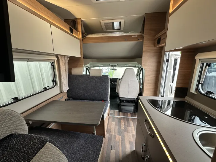 Fahrzeugbild Weinsberg CaraHome 650 DG Mietfahrzeug Verfügbar 11.2026 #8