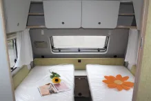 Fahrzeugbild Dethleffs Aero 520 ER mit Vorzelt Carat DWT #14