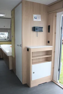Fahrzeugbild Dethleffs Aero 520 ER mit Vorzelt Carat DWT #24