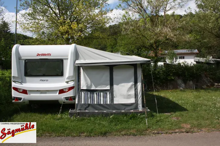 Fahrzeugbild Dethleffs Aero 520 ER mit Vorzelt Carat DWT #4