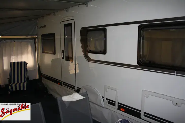 Fahrzeugbild Dethleffs Aero 520 ER mit Vorzelt Carat DWT #29